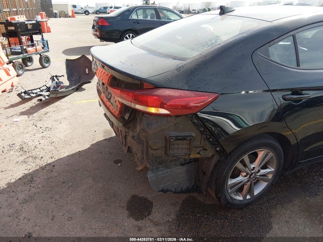 KMHD84LF6HU160126 Hyundai ELANTRA SE
