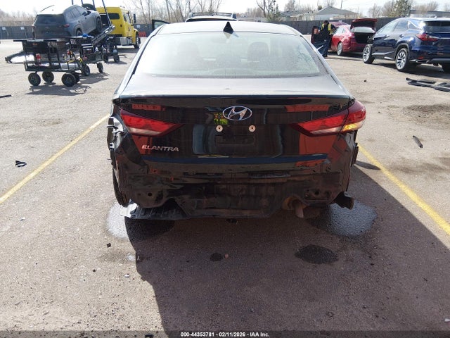 KMHD84LF6HU160126 Hyundai ELANTRA SE