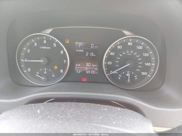 KMHD84LF6HU160126 Hyundai ELANTRA SE
