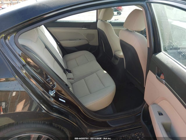 KMHD84LF6HU160126 Hyundai ELANTRA SE