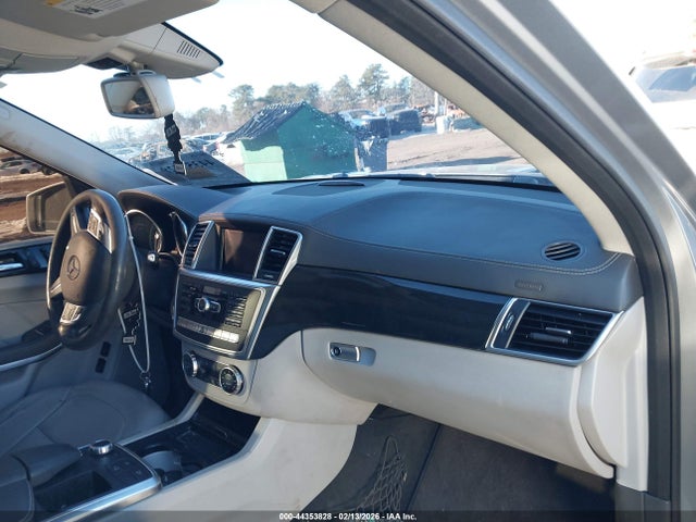 Продаж на аукціоні авто 2015 Mercedes-benz Gl 550 4matic, vin: 4JGDF7DE0FA564812, номер лоту: 44353828