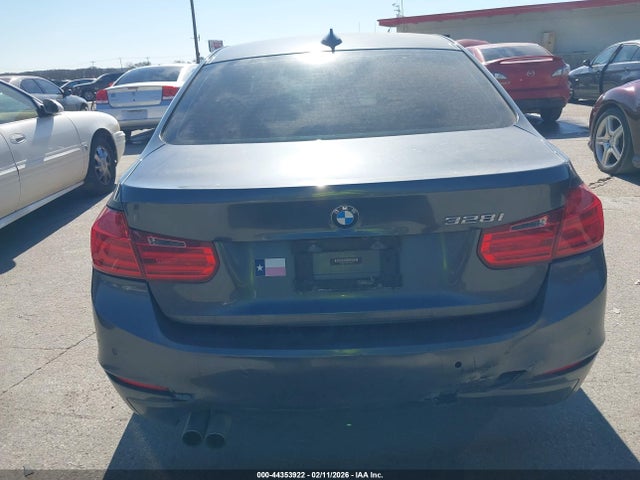 WBA3C1C5XEK105218 BMW 328I