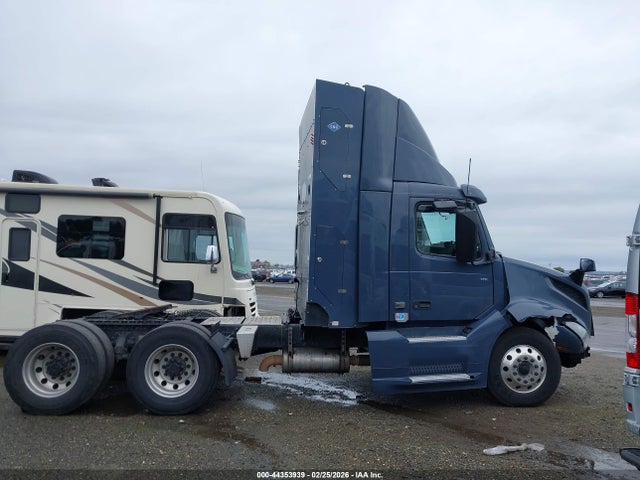 Volvo VNL 2022 4V4NC9UG7NN309648 Image 12