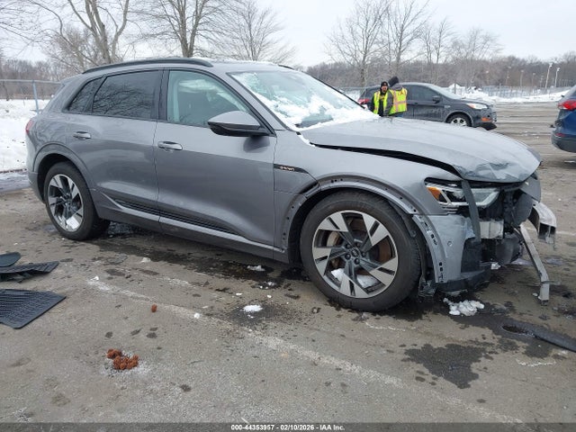 2021 AUDI E-TRON WA1AAAGE6MB012375 Photo 0