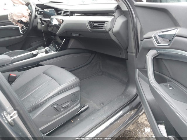2021 AUDI E-TRON WA1AAAGE6MB012375 Photo 4