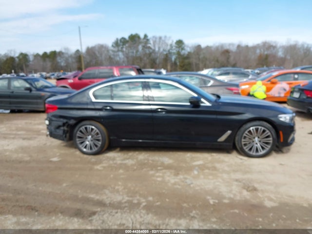 2020 Bmw 530i Xdrive მანქანა იყიდება აუქციონზე, vin: WBAJR7C01LWW72937, აუქციონის ნომერი: 44354005