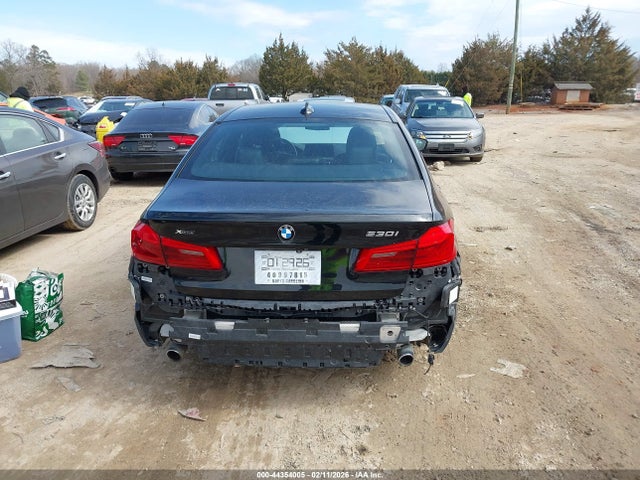 2020 Bmw 530i Xdrive მანქანა იყიდება აუქციონზე, vin: WBAJR7C01LWW72937, აუქციონის ნომერი: 44354005