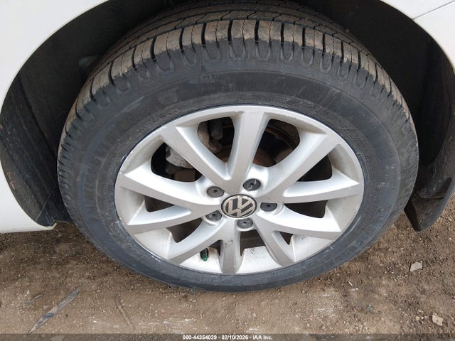 3VWCA7AU7FM518713 Volkswagen Golf Sportwagen Tdi Se 4-door