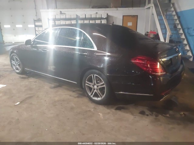 2016 MERCEDES-BENZ S 550 WDDUG8FB8GA236233 Photo 2
