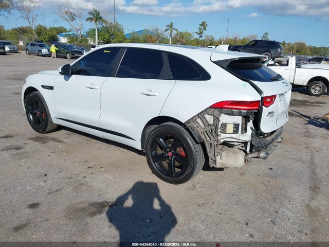 2017 JAGUAR F-PACE SADCL2BVXHA055350 Photo 2