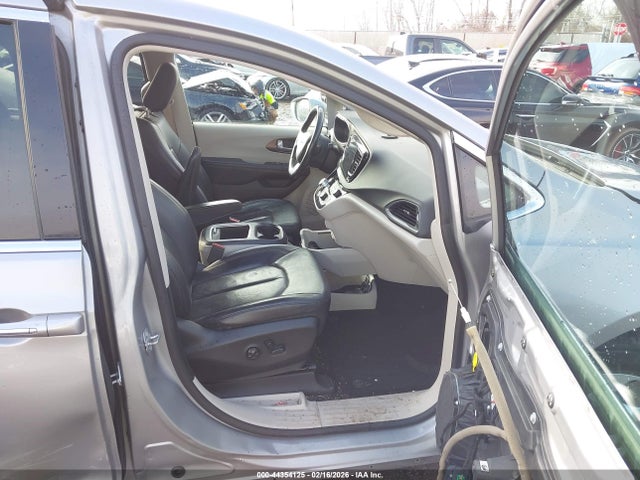 2017 CHRYSLER PACIFICA 2C4RC1EG0HR659790 Photo 4