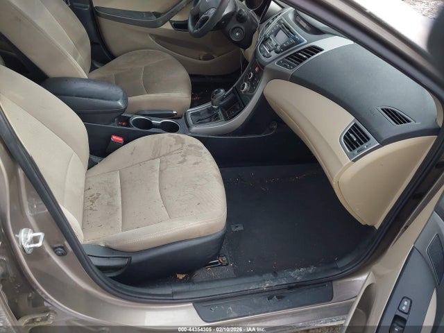5NPDH4AE5GH664271 Hyundai ELANTRA SE