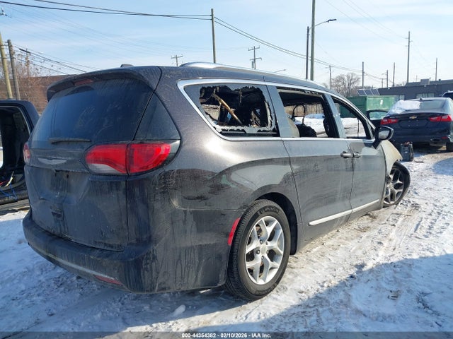 Aukcja sprzedaży 2018 Chrysler Pacifica Touring L Plus, vin: 2C4RC1EG9JR132854, numer aukcji: 44354382