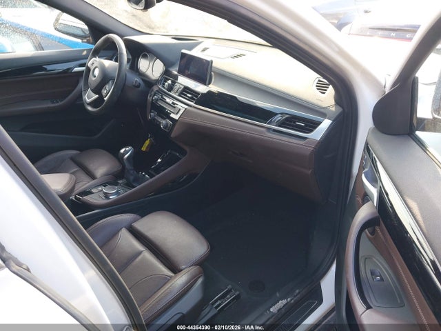2018 BMW X2 WBXYJ5C37JEF75225 Photo 4