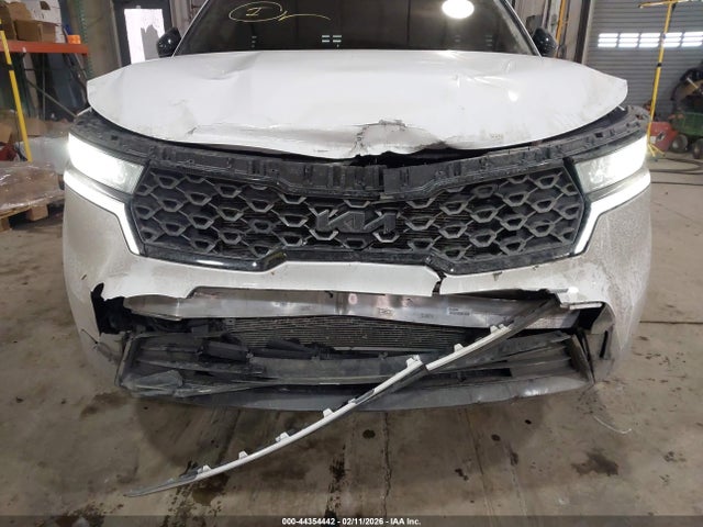 5XYRLDLC8NG130900 KIA Sorento X-line S