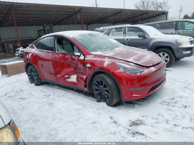 2024 TESLA MODEL Y 7SAYGAEE1RF029632 Photo 0