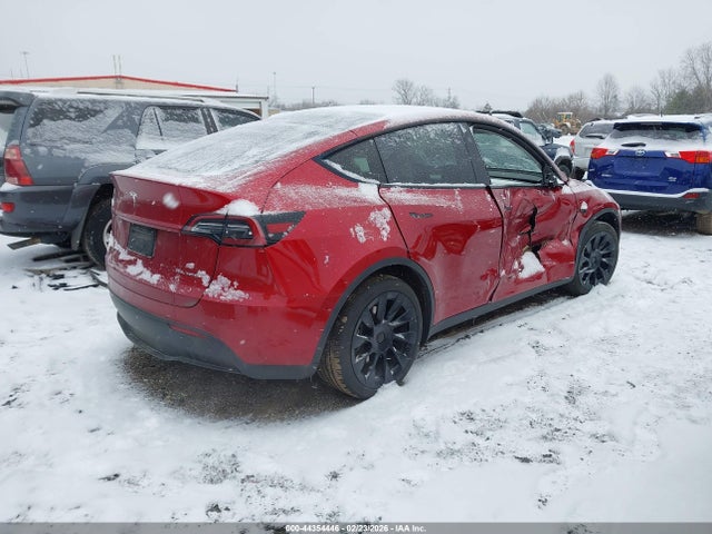 2024 TESLA MODEL Y 7SAYGAEE1RF029632 Photo 3
