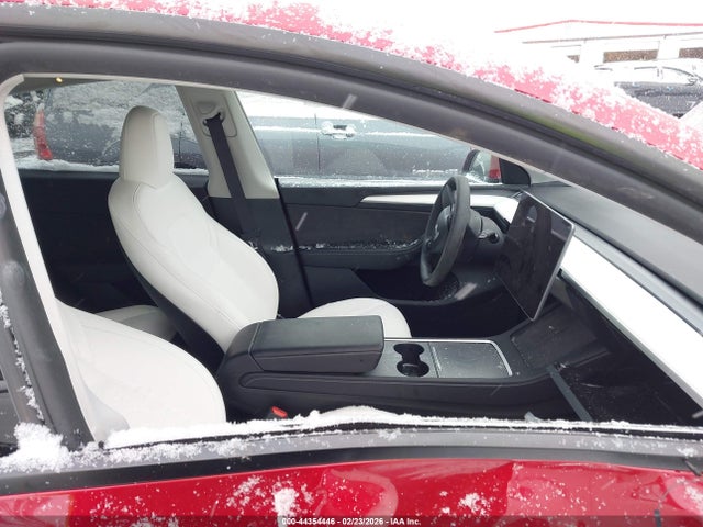 2024 TESLA MODEL Y 7SAYGAEE1RF029632 Photo 4