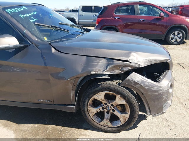 2014 BMW X1 WBAVM1C58EVW53769 Photo 5