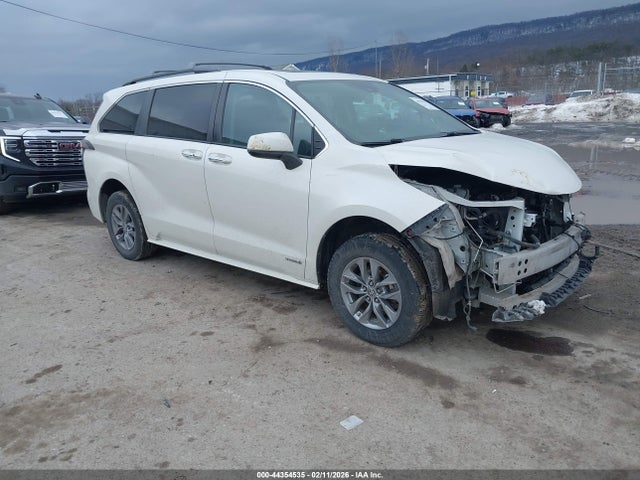 2021 TOYOTA SIENNA 5TDJSKFC6MS017612