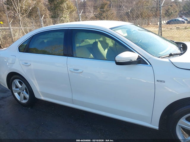 Продажа на аукционе авто 2015 Volkswagen Passat 1.8t Limited Edition, vin: 1VWAS7A33FC112585, номер лота: 44354588