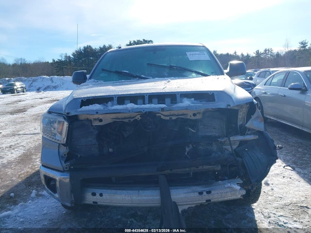 5TFUY5F12HX586582 Toyota Tundra Sr5 5.7l V8