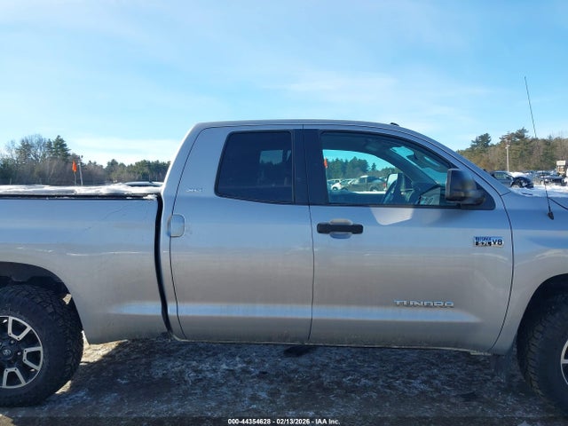 5TFUY5F12HX586582 Toyota Tundra Sr5 5.7l V8