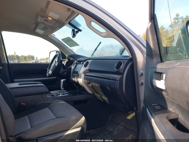 5TFUY5F12HX586582 Toyota Tundra Sr5 5.7l V8