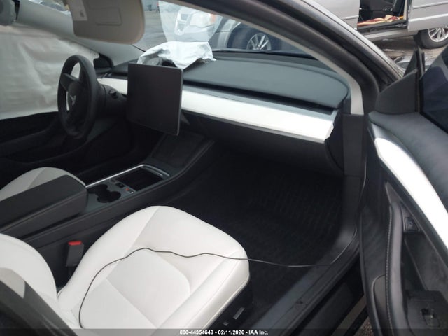 Продажа на аукционе авто 2022 Tesla Model 3 Performance Dual Motor All-wheel Drive, vin: 5YJ3E1EC5NF275895, номер лота: 44354649