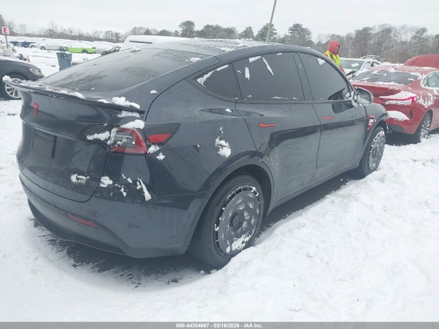 2024 TESLA MODEL Y 7SAYGDED0RF110081 Photo 3