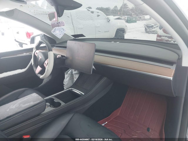 2024 TESLA MODEL Y 7SAYGDED0RF110081 Photo 4