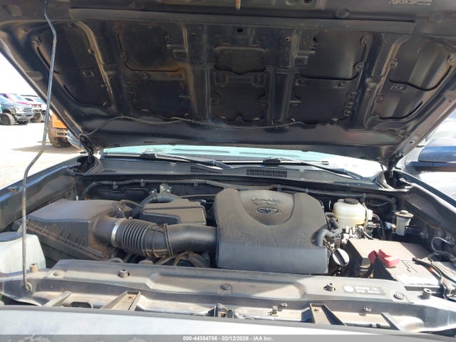 5TFCZ5AN3HX054826 Toyota Tacoma Sr5 V6