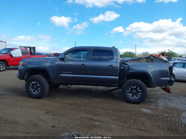 5TFCZ5AN3HX054826 Toyota Tacoma Sr5 V6