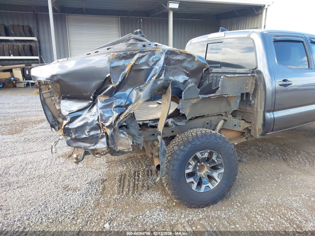 5TFCZ5AN3HX054826 Toyota Tacoma Sr5 V6