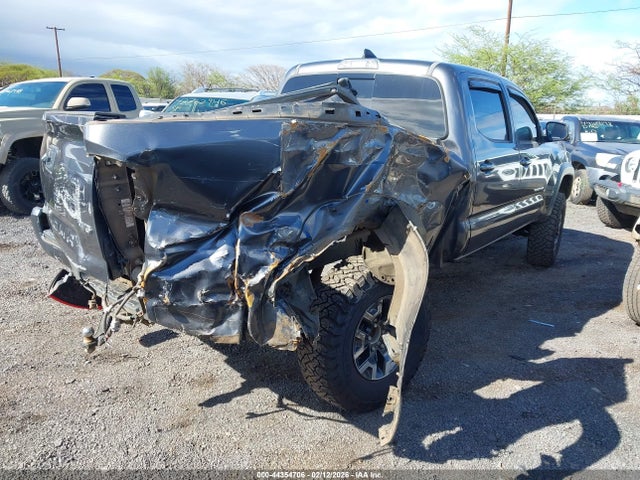 5TFCZ5AN3HX054826 Toyota Tacoma Sr5 V6