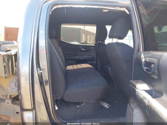 5TFCZ5AN3HX054826 Toyota Tacoma Sr5 V6