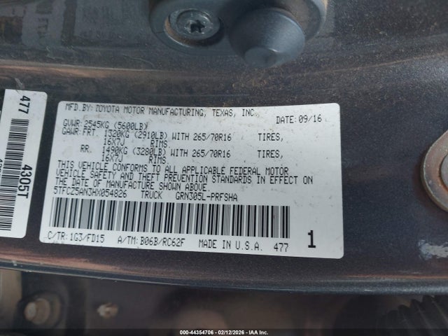 5TFCZ5AN3HX054826 Toyota Tacoma Sr5 V6
