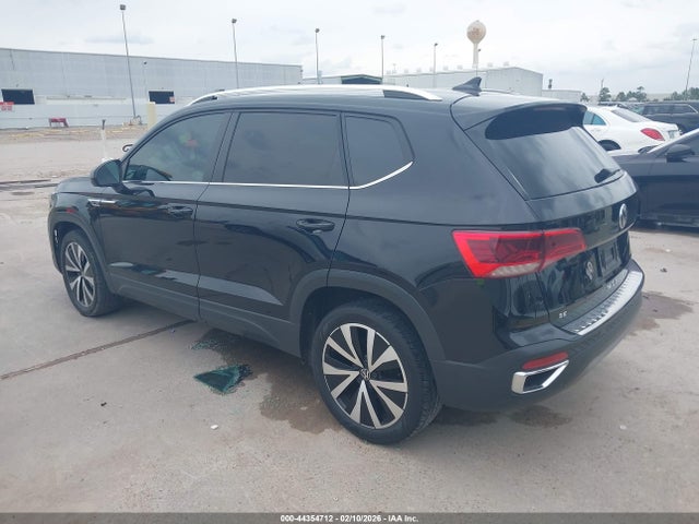 2022 VOLKSWAGEN TAOS 3VVRX7B2XNM085882 Photo 2