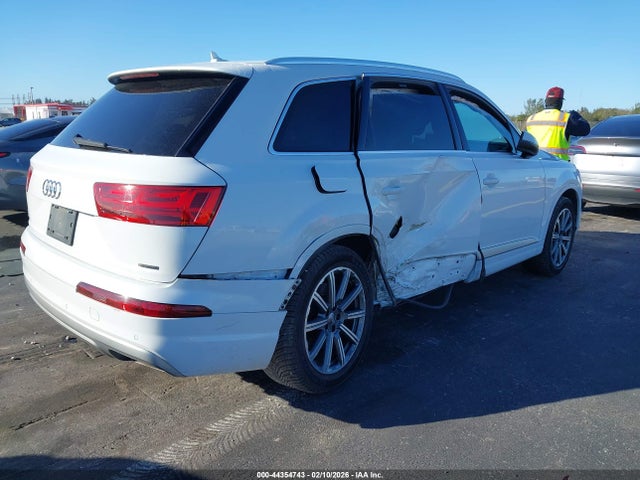2019 AUDI Q7 WA1LHAF75KD045084 Photo 3