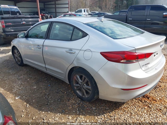 5NPD84LF6JH300258 Hyundai ELANTRA SEL