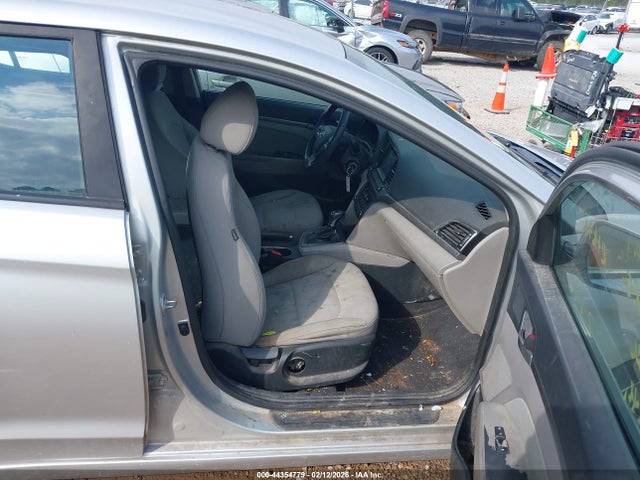 5NPD84LF6JH300258 Hyundai ELANTRA SEL