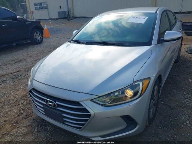 5NPD84LF6JH300258 Hyundai ELANTRA SEL