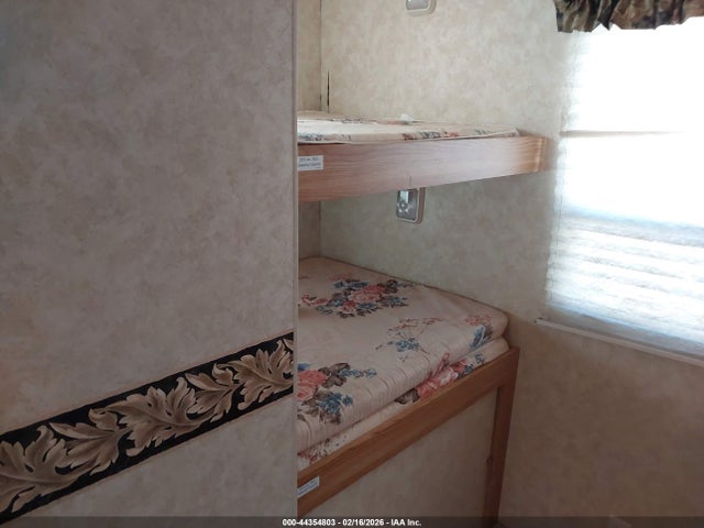 44354803 :رقم المزاد ، 1KB3A1L226E158287 vin ، 2006 Holiday Rambler Savoy Lx مزاد بيع