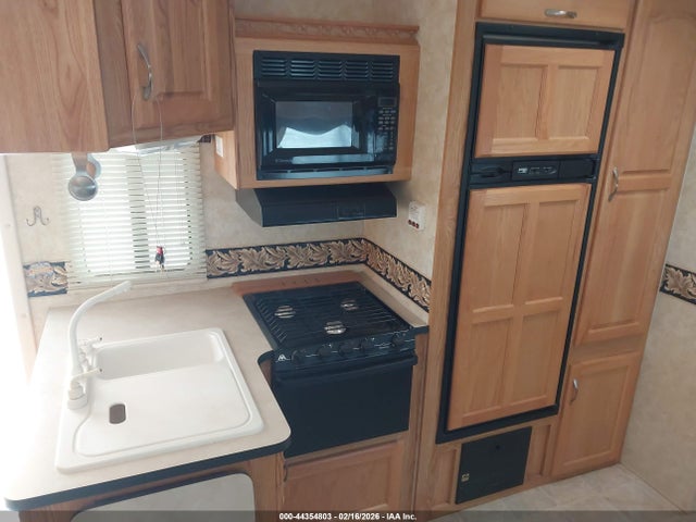 44354803 :رقم المزاد ، 1KB3A1L226E158287 vin ، 2006 Holiday Rambler Savoy Lx مزاد بيع