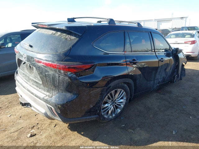 Продажа на аукционе авто 2024 Toyota Highlander Platinum, vin: 5TDKDRBHXRS573258, номер лота: 44354815