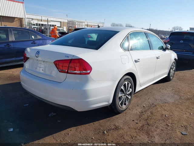 Продаж на аукціоні авто 2014 Volkswagen Passat 1.8t S, vin: 1VWAS7A30EC081634, номер лоту: 44354828