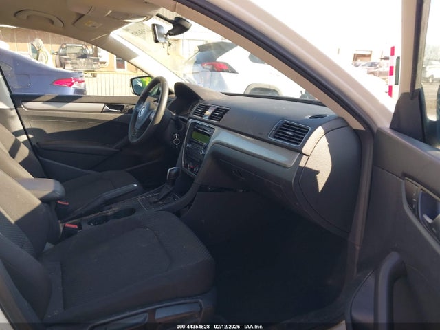 Продаж на аукціоні авто 2014 Volkswagen Passat 1.8t S, vin: 1VWAS7A30EC081634, номер лоту: 44354828