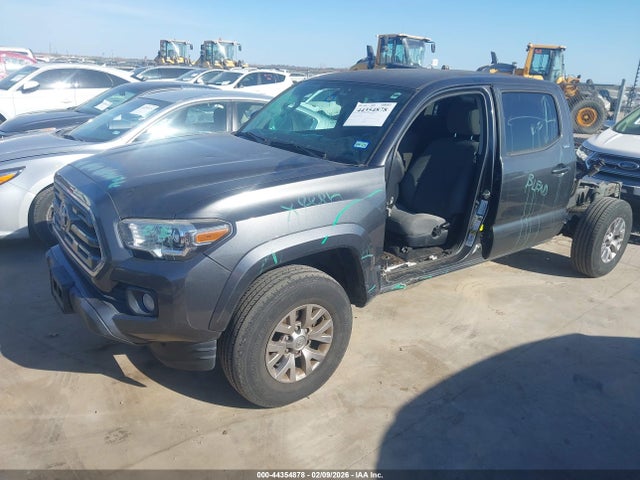 44354878 :رقم المزاد ، 3TMDZ5BN7HM029808 vin ، 2017 Toyota Tacoma Sr5 V6 مزاد بيع