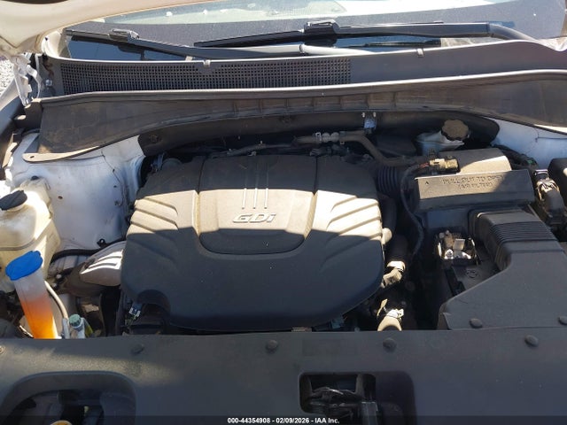 5XYPK4A54HG306165 KIA Sorento 3.3l Sx