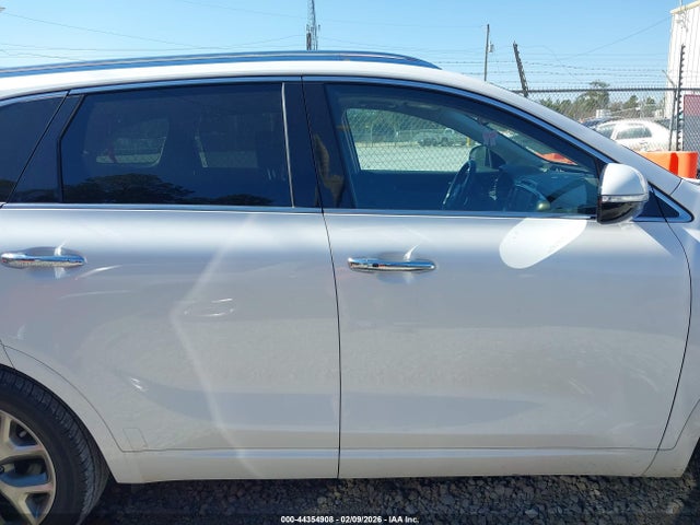 5XYPK4A54HG306165 KIA Sorento 3.3l Sx